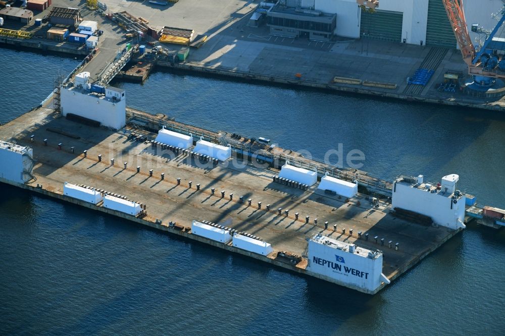 Luftaufnahme Rostock - Werftgelände der Neptun Werft in Rostock im Bundesland Mecklenburg-Vorpommern, Deutschland