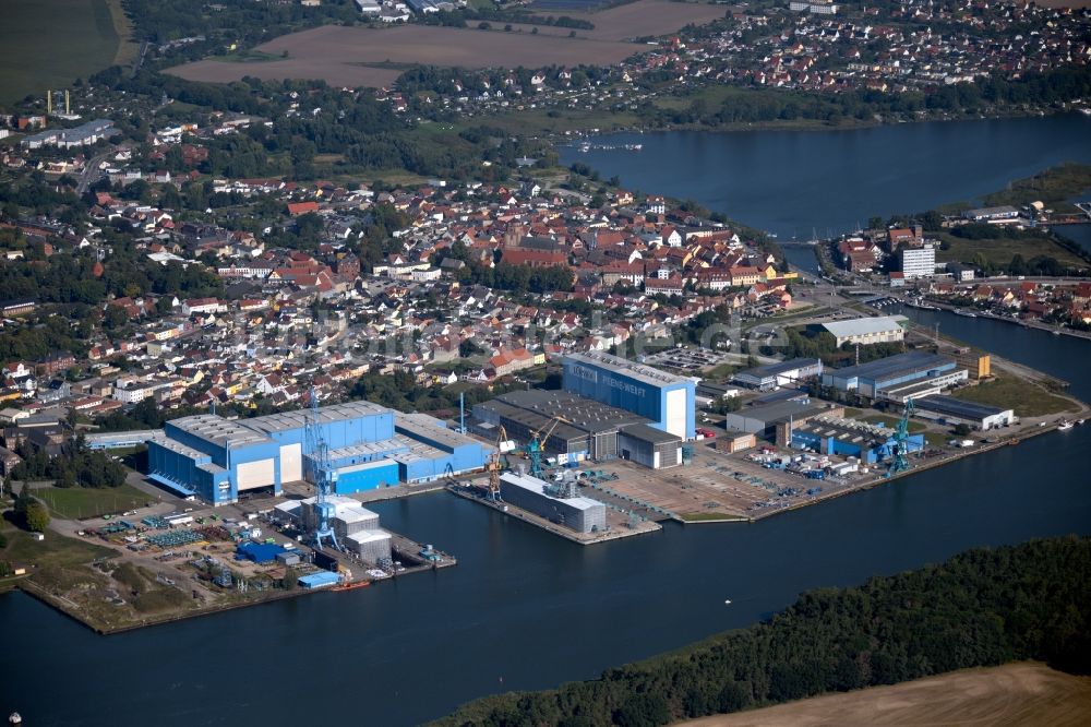 Wolgast aus der Vogelperspektive: Werftgelände der Peenewerft in Wolgast im Bundesland Mecklenburg-Vorpommern, Deutschland