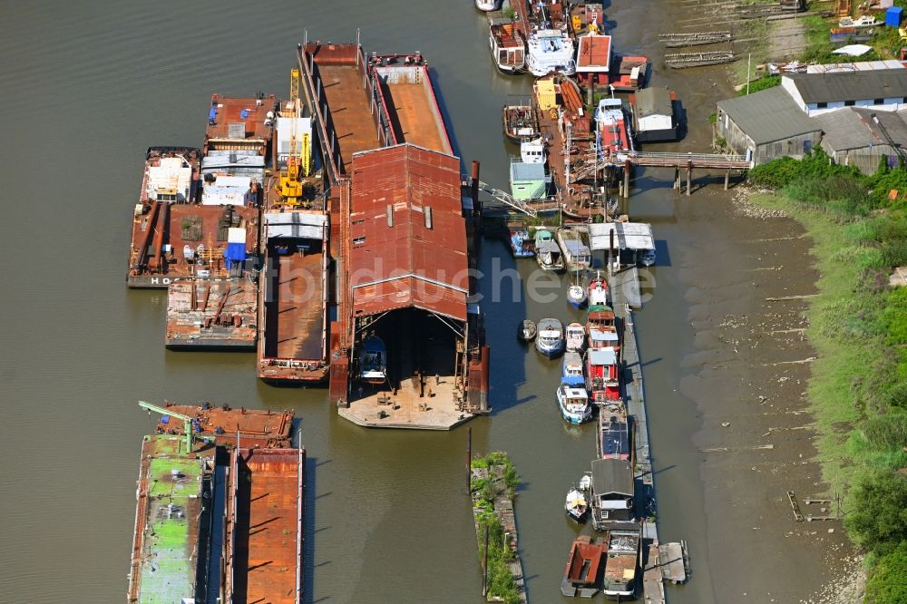 Luftbild Hamburg - Werftgelände der Schiffswerft am Ufer der Elbe im Ortsteil Moorfleet in Hamburg, Deutschland