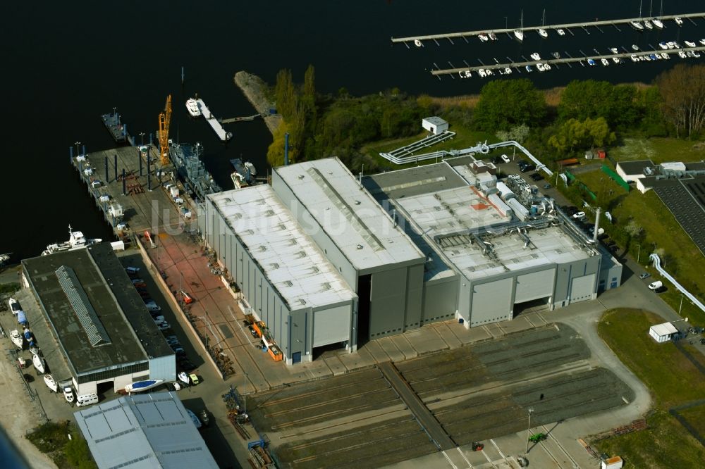 Luftaufnahme Rostock - Werftgelände der TAMSEN MARITIM GmbH in Rostock im Bundesland Mecklenburg-Vorpommern, Deutschland