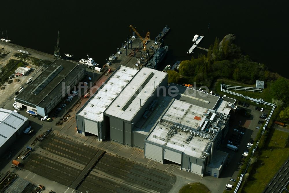 Luftaufnahme Rostock - Werftgelände der TAMSEN MARITIM GmbH in Rostock im Bundesland Mecklenburg-Vorpommern, Deutschland