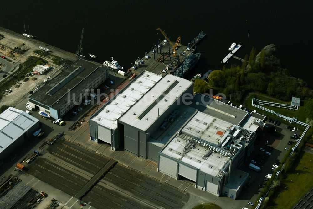 Rostock von oben - Werftgelände der TAMSEN MARITIM GmbH in Rostock im Bundesland Mecklenburg-Vorpommern, Deutschland