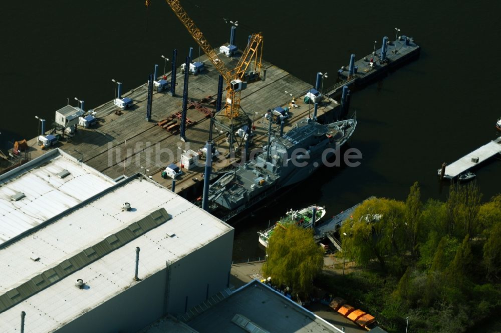 Rostock aus der Vogelperspektive: Werftgelände der TAMSEN MARITIM GmbH in Rostock im Bundesland Mecklenburg-Vorpommern, Deutschland