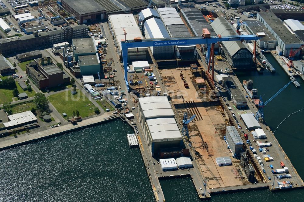 Luftaufnahme Kiel - Werftgelände der ThyssenKrupp Marine Systems GmbH in Kiel im Bundesland Schleswig-Holstein