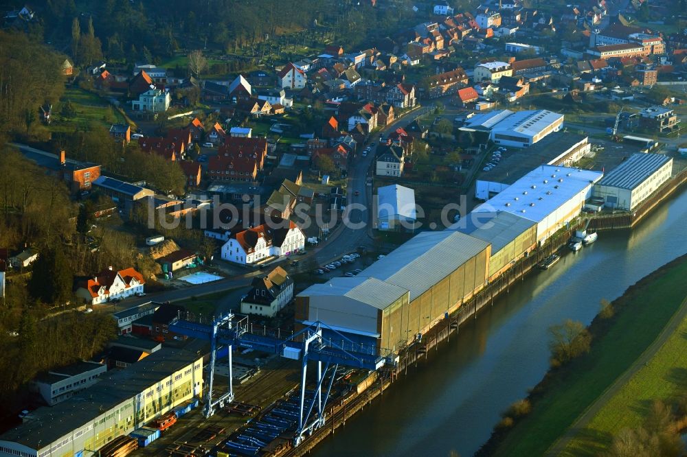 Luftbild Boizenburg/Elbe - Werftgelände am Ufer der Boize in Boizenburg/Elbe im Bundesland Mecklenburg-Vorpommern
