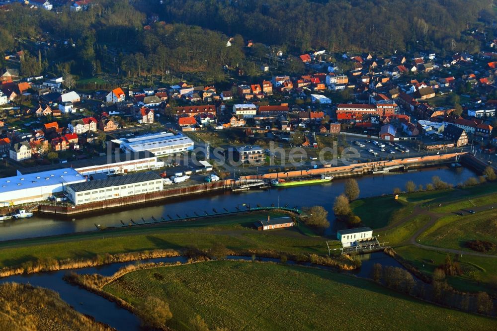 Boizenburg/Elbe von oben - Werftgelände am Ufer der Boize in Boizenburg/Elbe im Bundesland Mecklenburg-Vorpommern