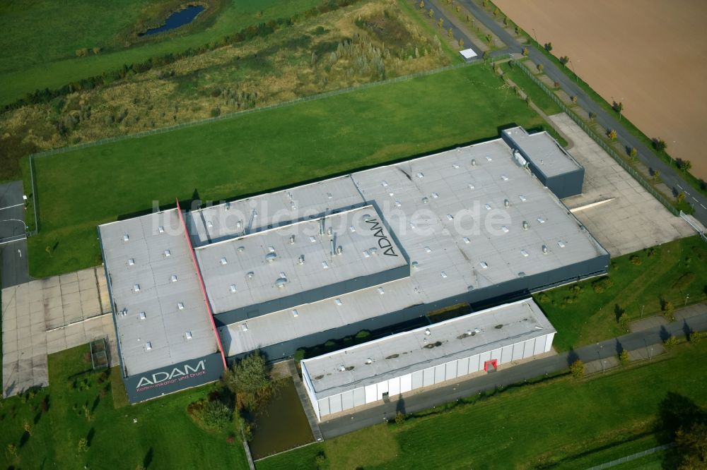 Laage von oben - Werksgelände der ADAM Kommunikation und Druck - ADAM NG GmbH in Laage im Bundesland Mecklenburg-Vorpommern, Deutschland