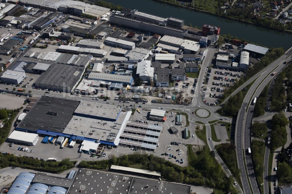 Luftaufnahme Wels - Werksgelände der Avenarius-Agro GmbH an der Industriestraße in Wels in Oberösterreich, Österreich
