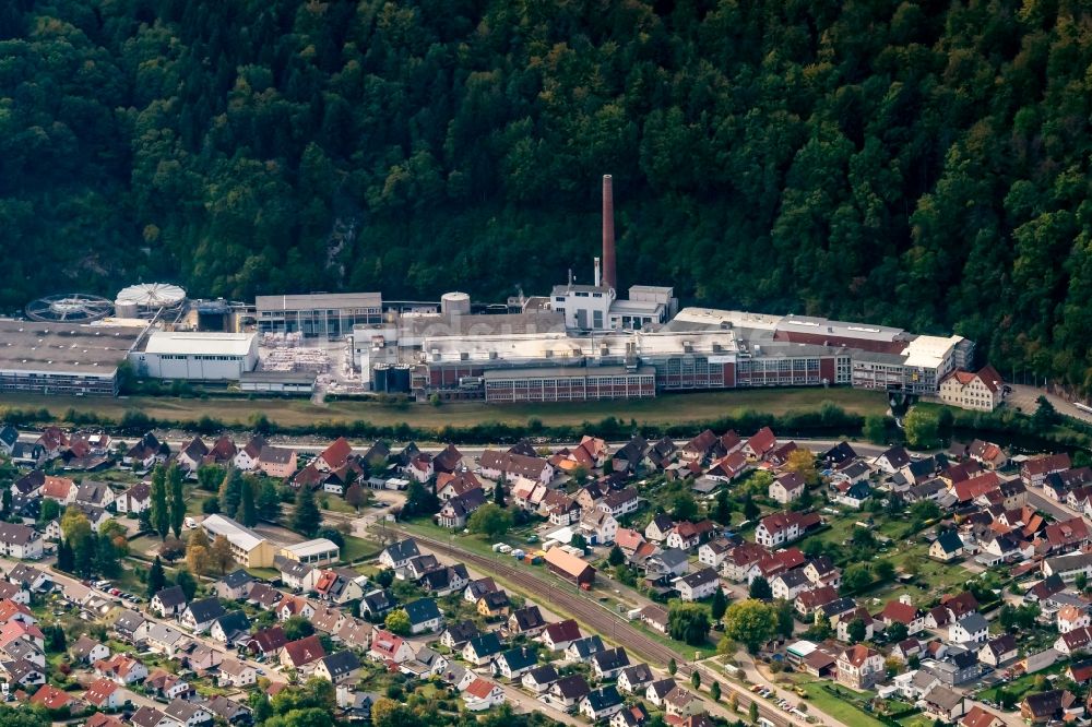 Luftbild Gernsbach - Werksgelände der Baden Karton an der Fabrikstraße in Gernsbach im Bundesland Baden-Württemberg, Deutschland