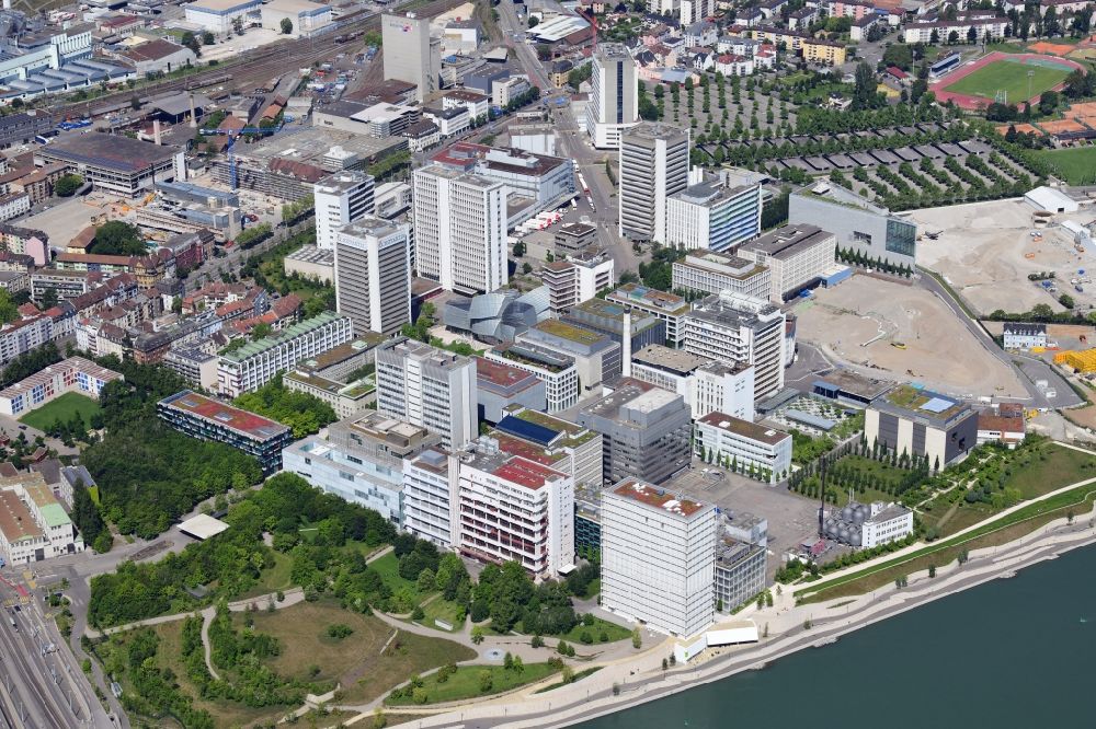 Basel von oben - Werksgelände und Campus des Pharmakonzerns Novartis in Basel in der Schweiz