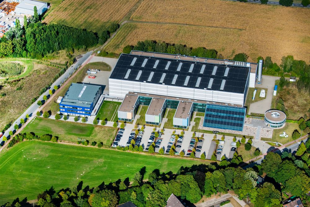 Stade von oben - Werksgelände der CFK NORD Betriebsgesellschaft mbH & Co. KG in Stade im Bundesland Niedersachsen, Deutschland