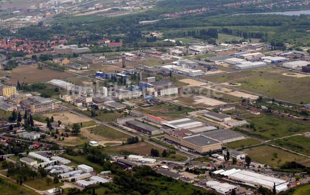 Luftaufnahme Wolfen - Werksgelände des Chemieproduzenten Chemiepark Bitterfeld - Wolfen in Wolfen im Bundesland Sachsen-Anhalt, Deutschland