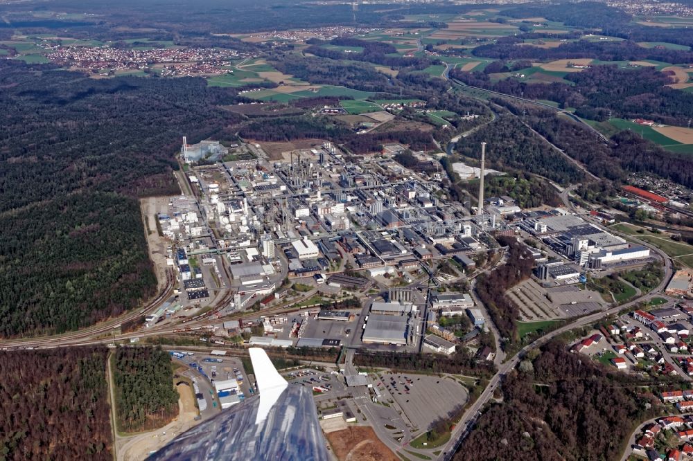 Burgkirchen an der Alz von oben - Werksgelände des Chemieproduzenten Dyneon in Gendorf Burgkirchen an der Alz im Bundesland Bayern