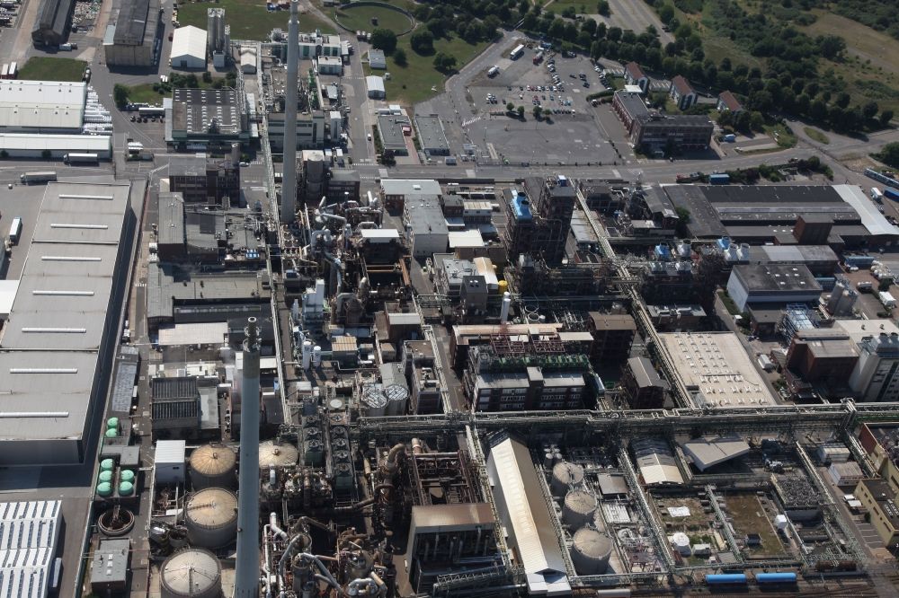 Luftbild Worms - Werksgelände des Chemieproduzenten Evonik Industries in Worms im Bundesland Rheinland-Pfalz, Deutschland