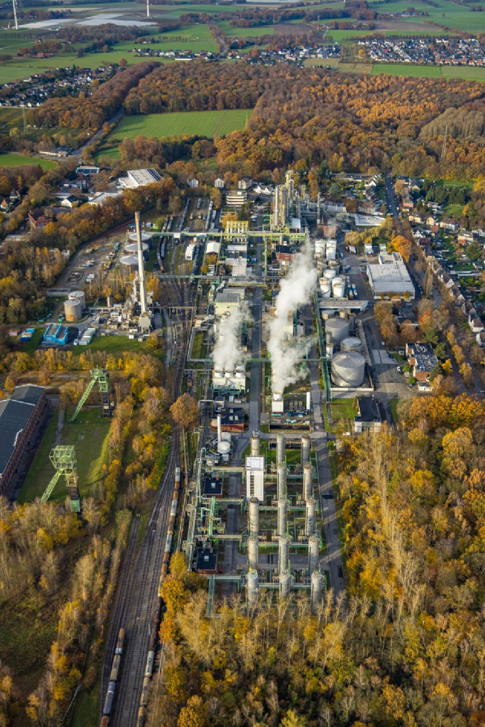 Gladbeck von oben - Werksgelände des Chemieproduzenten Ineos Phenol GmbH im Ortsteil Zweckel in Gladbeck im Bundesland Nordrhein-Westfalen, Deutschland