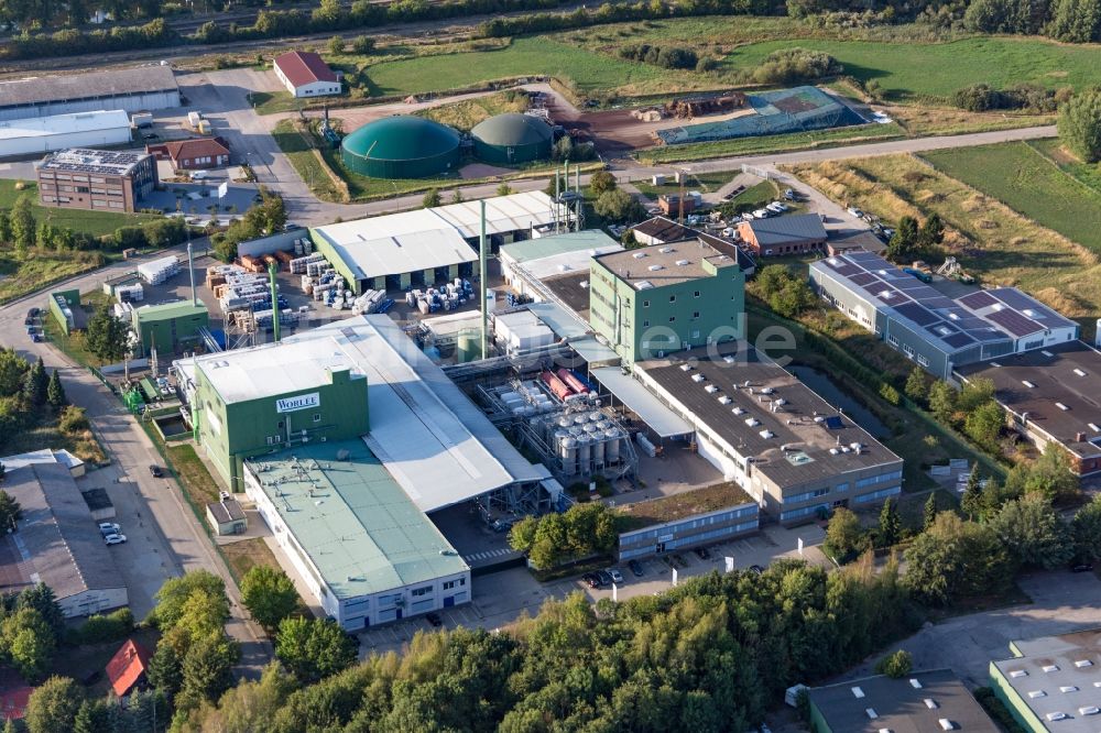 Luftaufnahme Lauenburg/Elbe - Werksgelände des Chemieproduzenten Worlée-Chemie GmbH in Lauenburg/Elbe im Bundesland Schleswig-Holstein, Deutschland