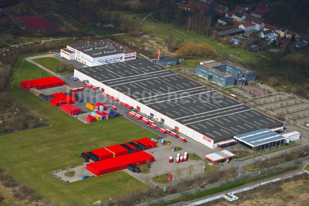 Luftaufnahme Berlin - Werksgelände Coca-Cola im Ortsteil Hohenschönhausen in Berlin, Deutschland