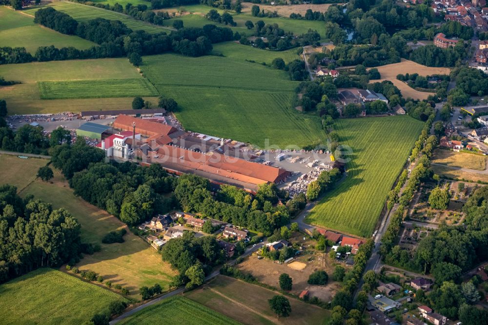 Schermbeck aus der Vogelperspektive: Werksgelände der Dachziegelwerke Nelskamp GmbH in Schermbeck im Bundesland Nordrhein-Westfalen, Deutschland