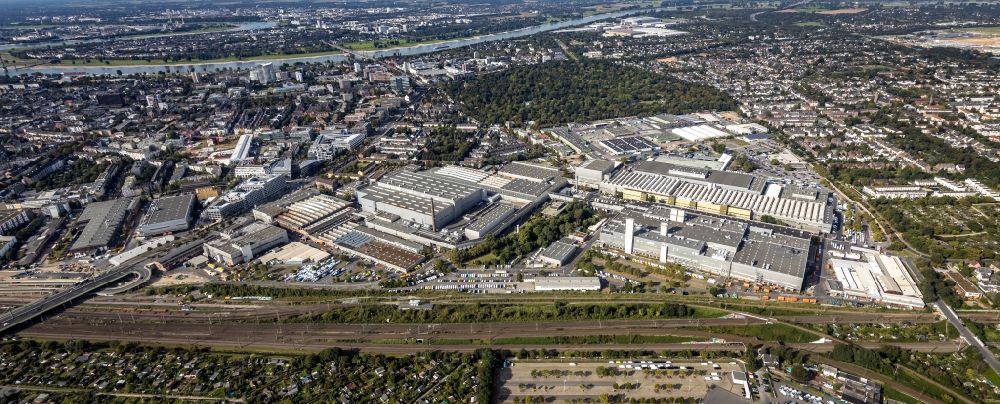 Luftaufnahme Düsseldorf - Werksgelände der Daimler AG in Düsseldorf im Bundesland Nordrhein-Westfalen, Deutschland