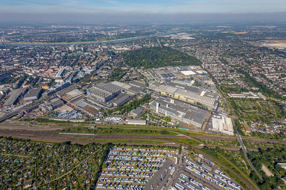 Düsseldorf aus der Vogelperspektive: Werksgelände der Daimler AG in Düsseldorf im Bundesland Nordrhein-Westfalen, Deutschland