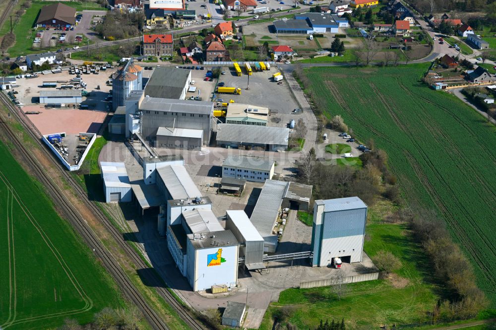 Luftbild Könnern - Werksgelände Deutsche Tiernahrung Cremer GmbH & Co. KG in Könnern im Bundesland Sachsen-Anhalt, Deutschland