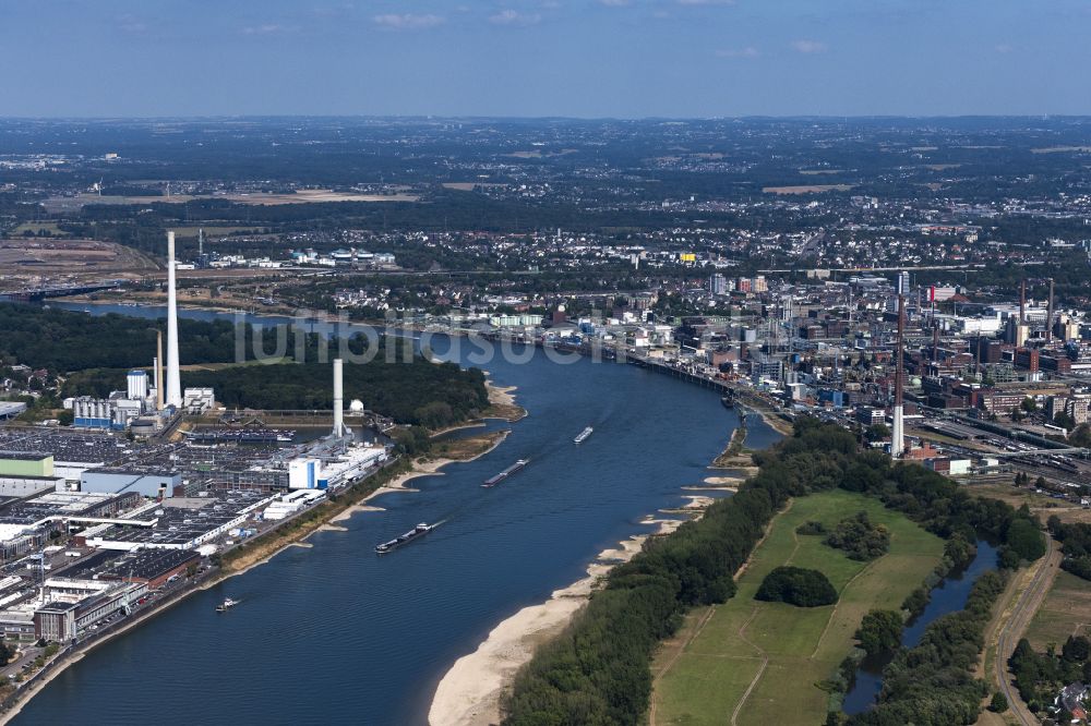 Luftaufnahme Köln - Werksgelände der Ford-Werke GmbH am Ufer des Rhein im Ortsteil Niehl am in Köln im Bundesland Nordrhein-Westfalen, Deutschland