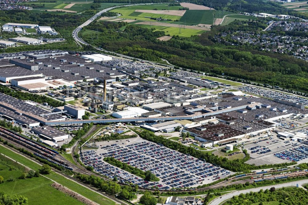 Saarlouis aus der Vogelperspektive: Werksgelände der Ford Werke in Saarlouis im Bundesland Saarland, Deutschland