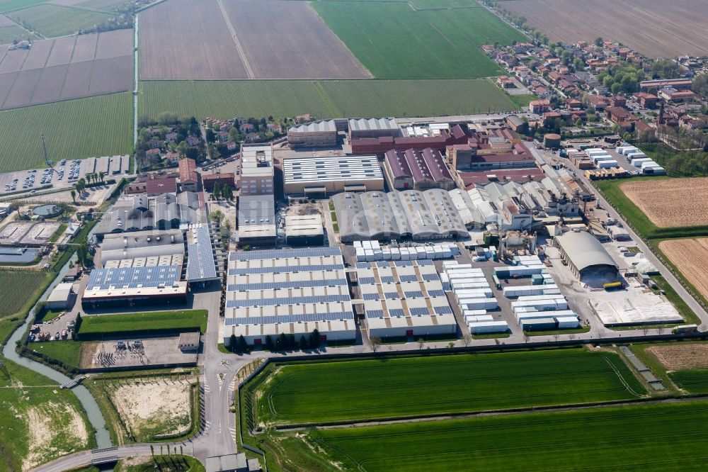 Luftbild Fossalta di Portogruaro - Werksgelände der Glasfabrik Zignago Vetro in Fossalta di Portogruaro in Venetien, Italien