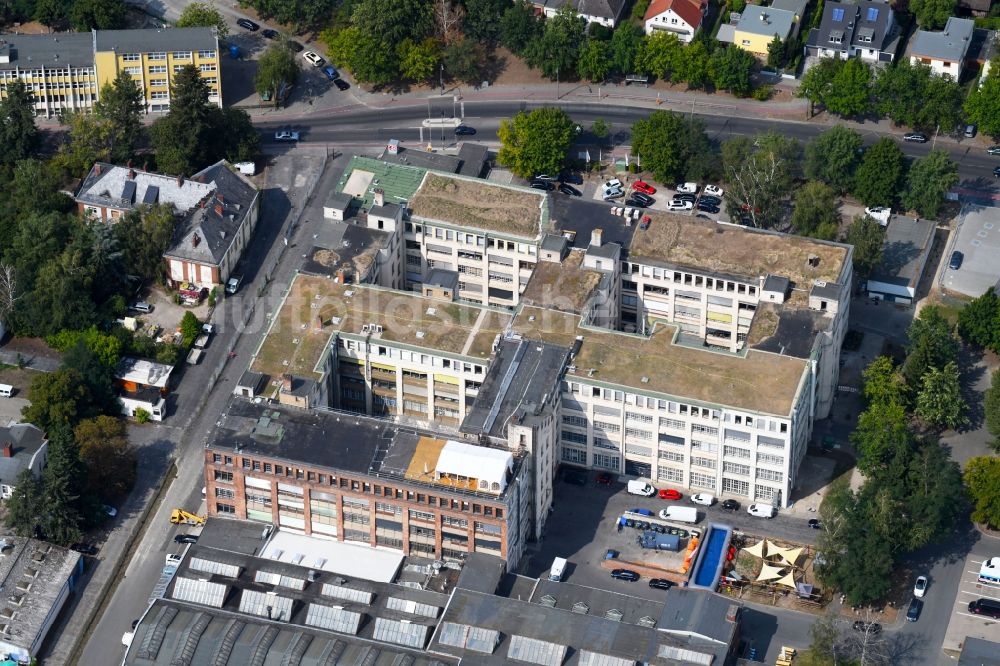 Luftbild Berlin - Werksgelände der Goerzwerk an der Goerzallee im Ortsteil Lichterfelde in Berlin, Deutschland