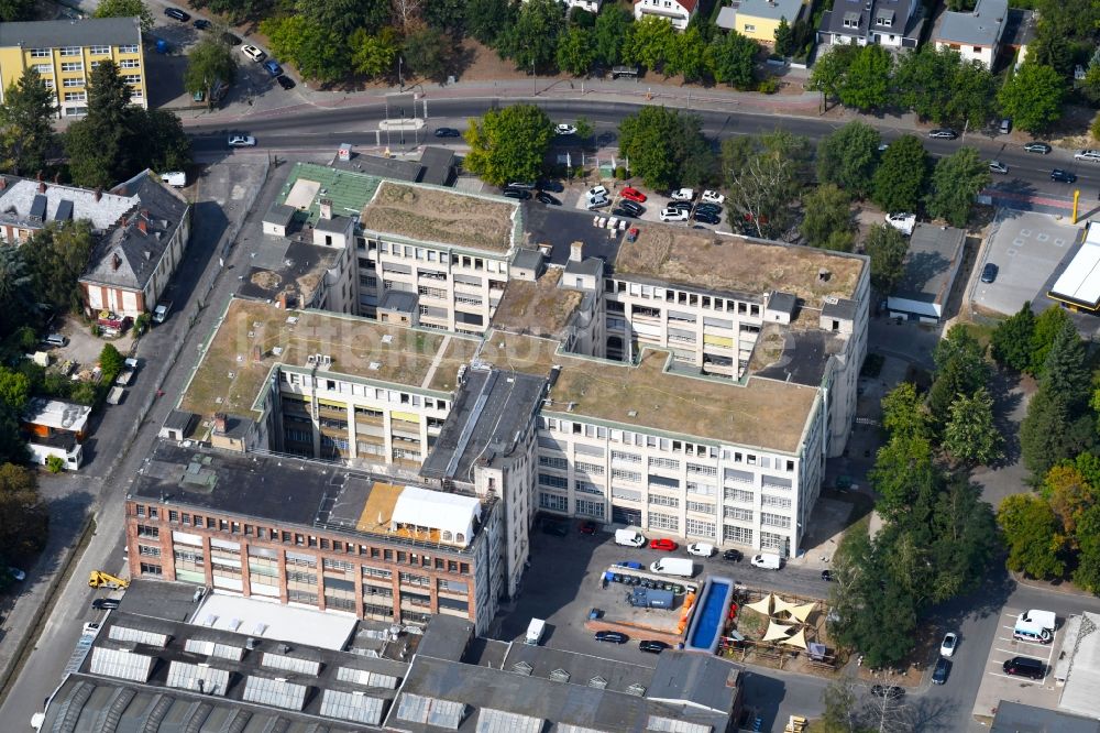 Luftaufnahme Berlin - Werksgelände der Goerzwerk an der Goerzallee im Ortsteil Lichterfelde in Berlin, Deutschland