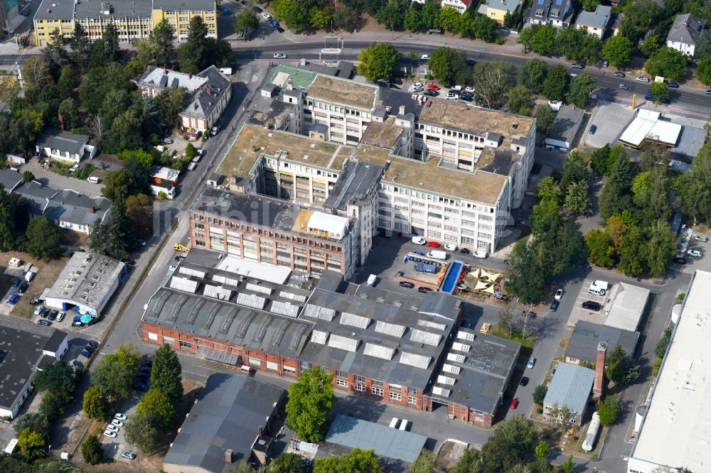 Berlin von oben - Werksgelände der Goerzwerk an der Goerzallee im Ortsteil Lichterfelde in Berlin, Deutschland