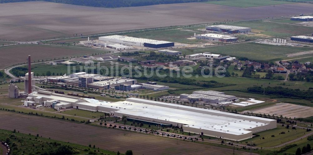 Luftaufnahme Thalheim - Werksgelände der Guardian Flachglas GmbH an der Guardianstraße in Thalheim im Bundesland Sachsen-Anhalt, Deutschland