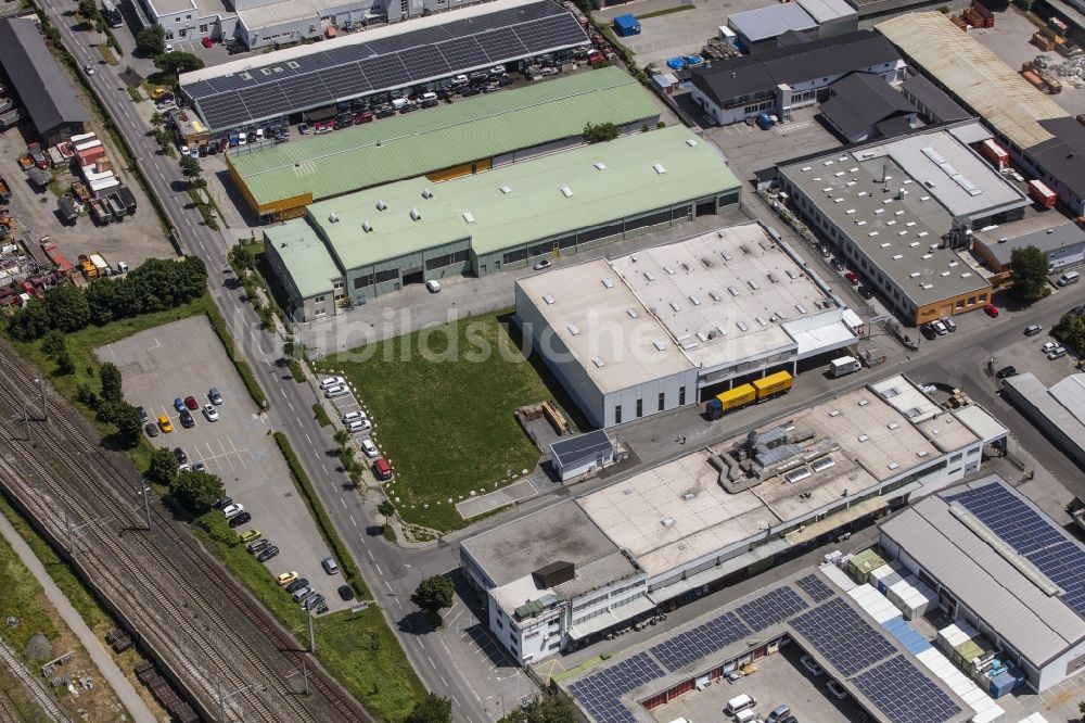 Luftaufnahme Villach - Werksgelände der Henelit Lackfabrik GmbH in Villach in Kärnten, Österreich