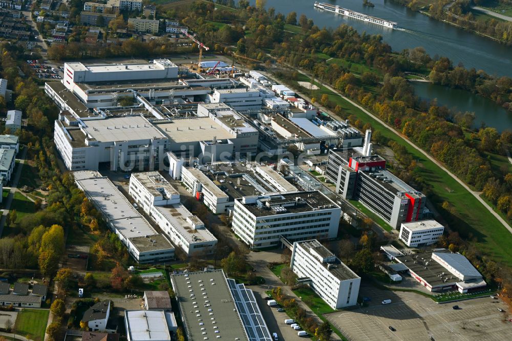 Regensburg von oben - Werksgelände der Infineon Technologies AG in Regensburg im Bundesland Bayern, Deutschland