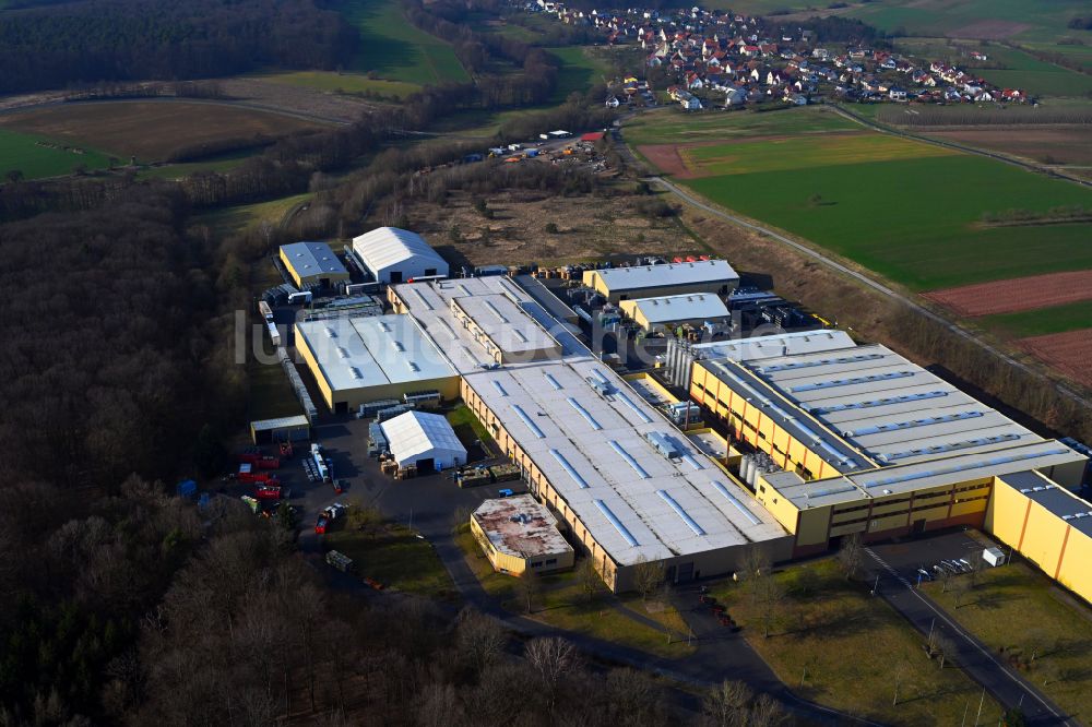 Luftaufnahme Albertshausen - Werksgelände der Joyson PlasTec GmbH in Albertshausen im Bundesland Bayern, Deutschland