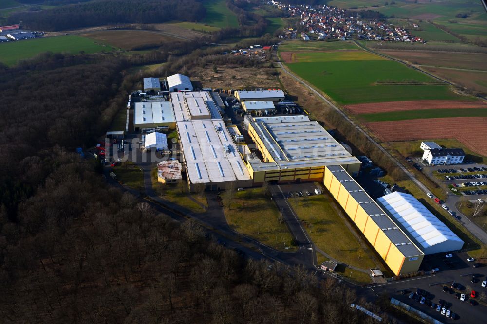 Albertshausen von oben - Werksgelände der Joyson PlasTec GmbH in Albertshausen im Bundesland Bayern, Deutschland