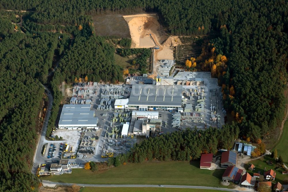 Luftaufnahme Weichselstein - Werksgelände KANN GmbH Baustoffwerke und mit Mustergarten in Weichselstein im Bundesland Bayern, Deutschland