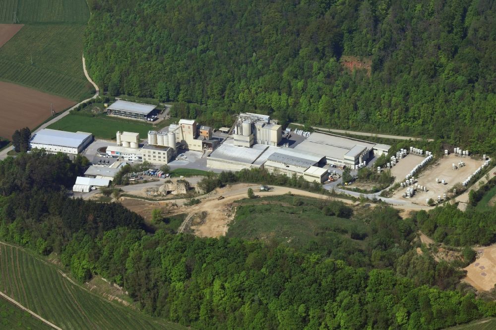 Bollschweil von oben - Werksgelände der Knauf Marmorit GmbH in Bollschweil im Bundesland Baden-Württemberg, Deutschland