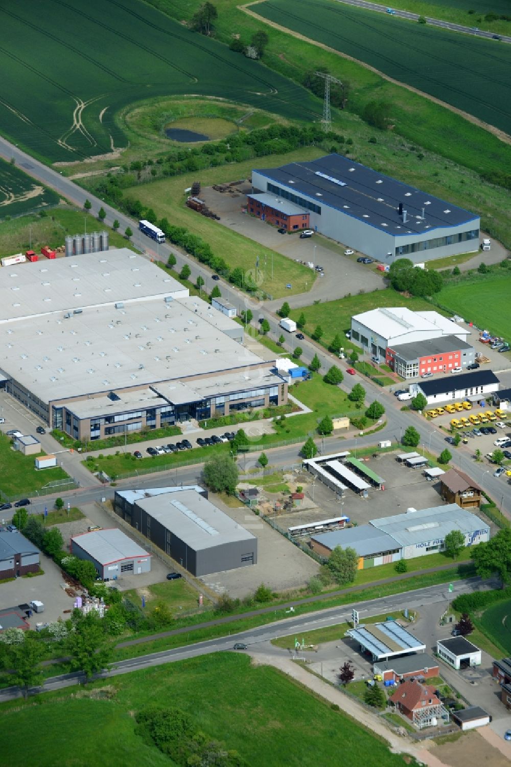 Luftaufnahme Schönberg - Werksgelände der Lindal Dispenser GmbH in Schönberg im Bundesland Mecklenburg-Vorpommern
