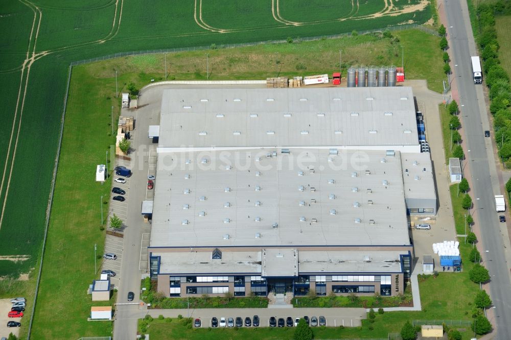 Schönberg von oben - Werksgelände der Lindal Dispenser GmbH in Schönberg im Bundesland Mecklenburg-Vorpommern