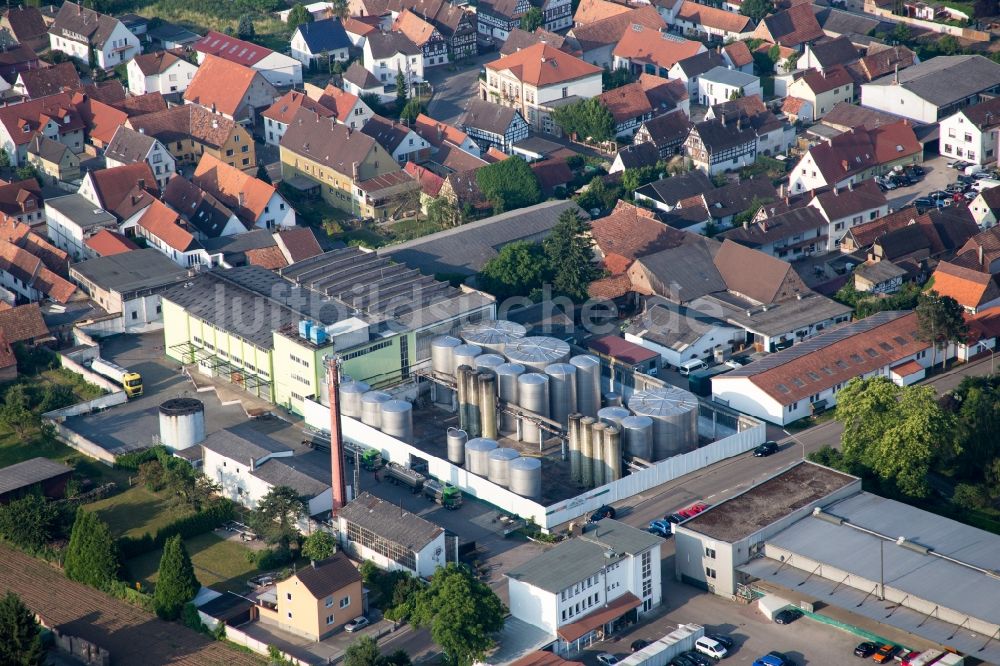 Lustadt von oben - Werksgelände in Lustadt im Bundesland Rheinland-Pfalz, Deutschland