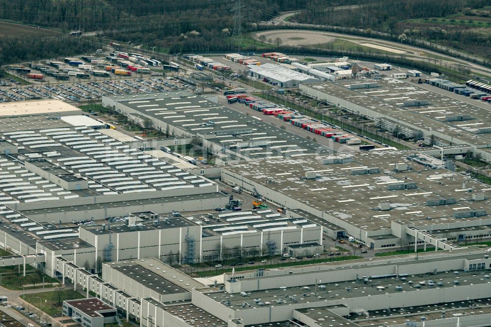 Rastatt von oben - Werksgelände des Mercedes Benz Werk Rastatt in Rastatt im Bundesland Baden-Württemberg, Deutschland