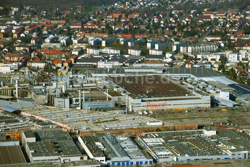 Luftbild Mannheim - Werksgelände des Mercedeswerks Daimler AG an der Mercedesstraße im Ortsteil Waldhof in Mannheim im Bundesland Baden-Württemberg, Deutschland