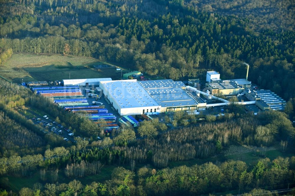 Luftaufnahme Aumühle - Werksgelände der Nestlé Waters Deutschland Aktiengesellschaft in Aumühle im Bundesland Schleswig-Holstein, Deutschland