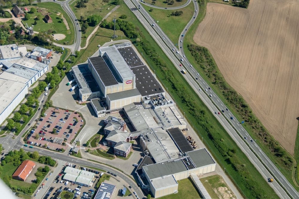 Luftaufnahme Wittenburg - Werksgelände der Dr. Oetker Tiefkühlprodukte GmbH in Wittenburg im Bundesland Mecklenburg-Vorpommern, Deutschland
