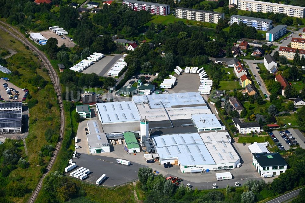 Schönberg von oben - Werksgelände der PALMBERG Büroeinrichtungen + Service GmbH Am Palmberg in Schönberg im Bundesland Mecklenburg-Vorpommern, Deutschland