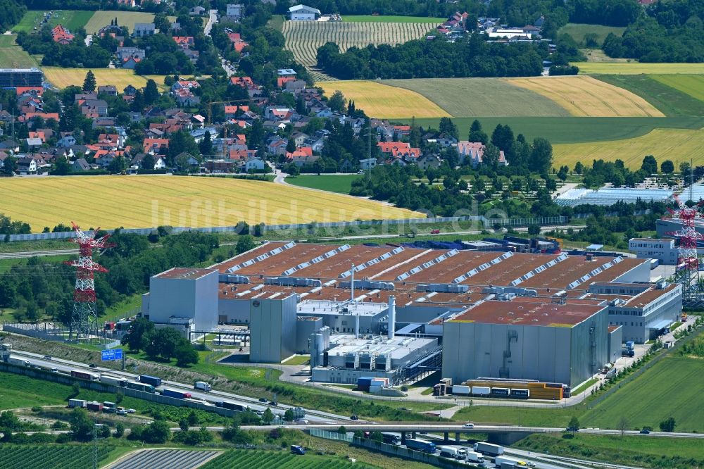 Luftbild München - Werksgelände der Paulaner Brauerei im Ortsteil Lochhausen in München im Bundesland Bayern, Deutschland