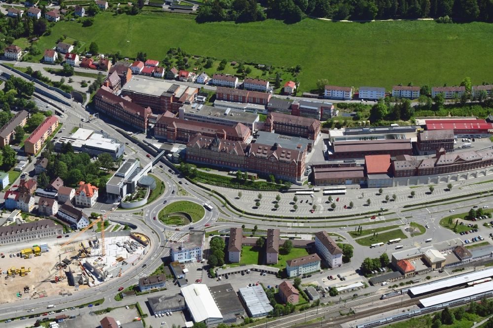 Luftaufnahme Tuttlingen - Werksgelände des Pharmaproduzenten Aesculap AG in Tuttlingen im Bundesland Baden-Württemberg, Deutschland