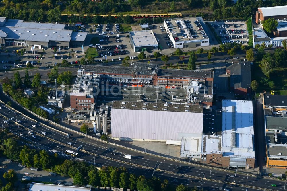 Luftaufnahme Berlin - Werksgelände der Procter & Gamble Manufacturing Berlin GmbH im Ortsteil Tempelhof in Berlin, Deutschland