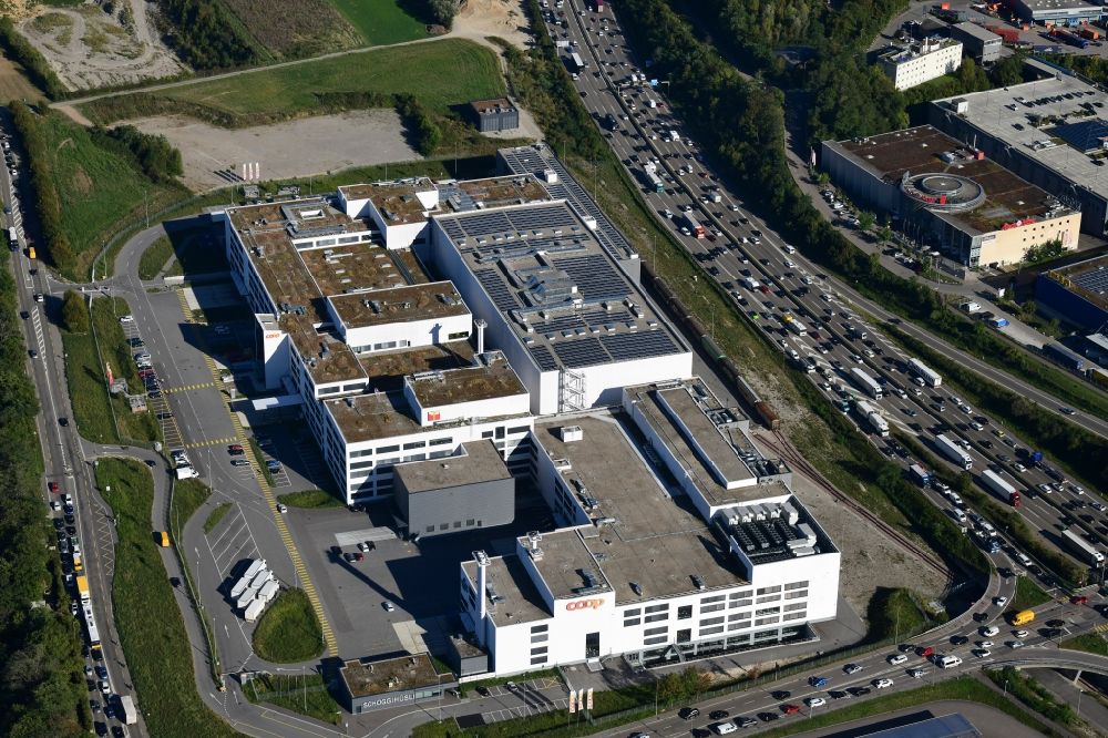 Luftaufnahme Pratteln - Werksgelände und Produktionsstandort der Coop Genossenschaft für den Detailhandel und Grosshandel in Pratteln im Kanton Basel-Landschaft, Schweiz
